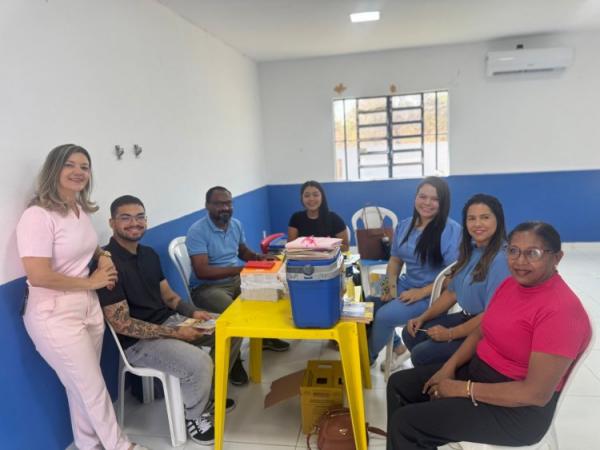 Sa&uacute;de realiza a&ccedil;&atilde;o de vacina&ccedil;&atilde;o no Papa Pombo e refor&ccedil;a prote&ccedil;&atilde;o de crian&ccedil;as e adolescentes.(Imagem:Secom)