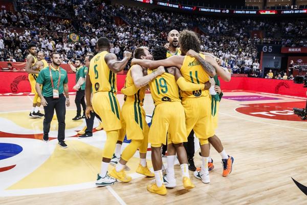 A camisa pesa! Brasil derruba Grécia e Antetokounmpo e avança à segunda fase da Copa do Mundo