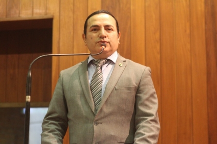 Francis Lopes solicita perfuração de poço no semiárido