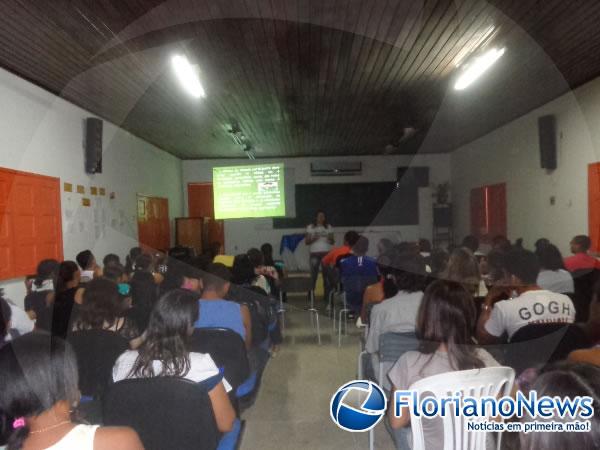 SEMED realizou capacita&ccedil;&atilde;o com monitores do Programa Mais Educa&ccedil;&atilde;o.(Imagem:FlorianoNews)