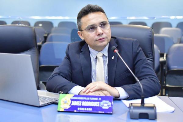 Vereador James propõe formalização de lei para a negociação de dívidas do IPTU e ISS em Floriano