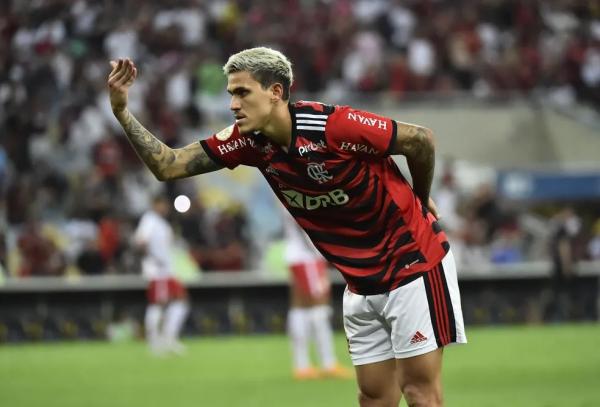Quase recorde: hat-trick de Pedro é o segundo mais rápido do Brasileiro nos últimos 10 anos