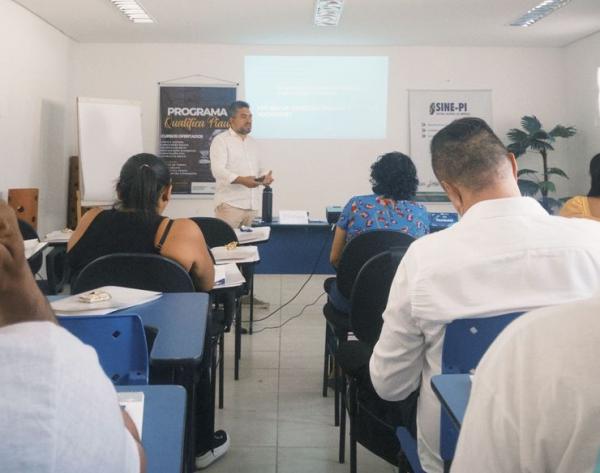Sine realiza oficina para fortalecer capacitação profissional no mercado de trabalho