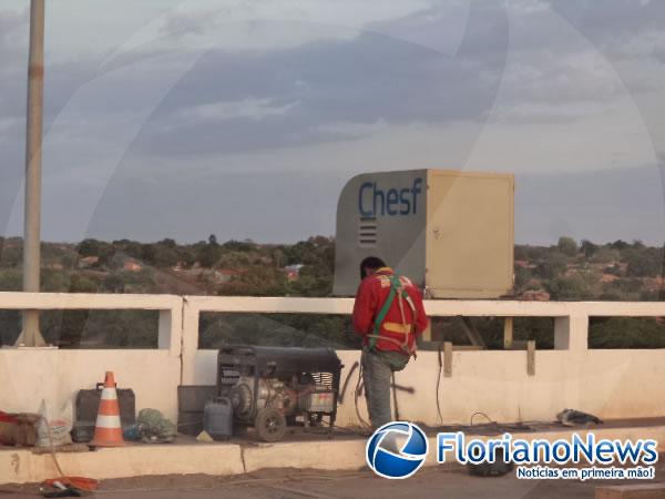 CHESF realiza medi&ccedil;&atilde;o da &aacute;gua no Rio Parna&iacute;ba em Floriano.(Imagem:FlorianoNews)