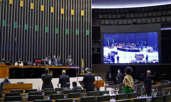 Câmara começa sessão para votar PEC Emergencial em segundo turno