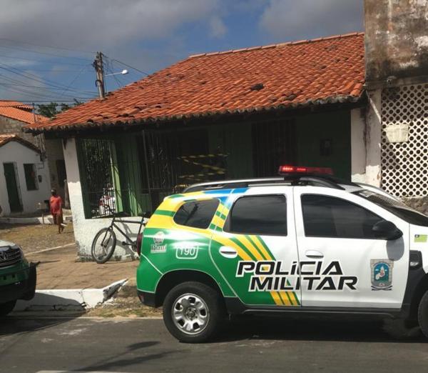 Homem é assassinado a facadas em Parnaíba; suspeito é irmão da vítima