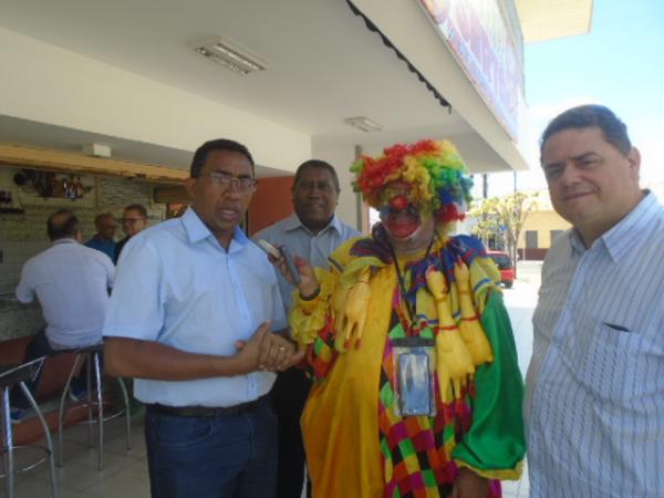 Parceria entre Meio Norte e R&aacute;dio Difusora &eacute; celebrada com atividade no centro de Floriano.(Imagem:FlorianoNews)