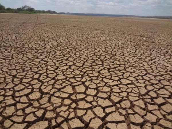 Lagoa de Nazaré do Piauí secou completamente devido à estiagem