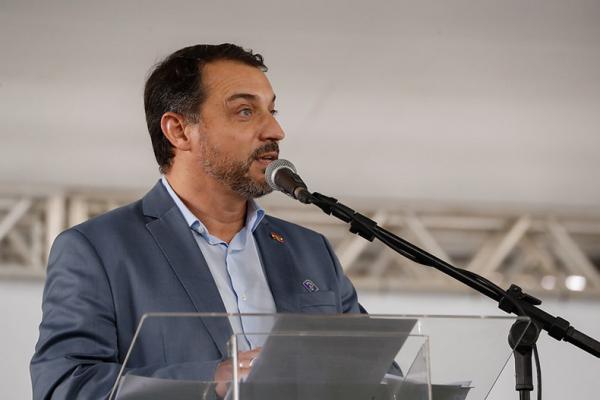 Governador de SC é afastado pela segunda vez em processo de impeachment