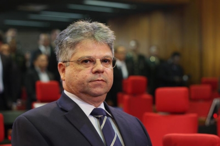 Gustavo Neiva questiona novamente Governo sobre empréstimo na Caixa