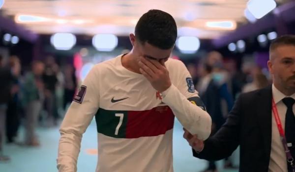 Cristiano Ronaldo desaba em l&aacute;grimas ap&oacute;s elimina&ccedil;&atilde;o de Portugal.(Imagem:Reprodu&ccedil;&atilde;o)