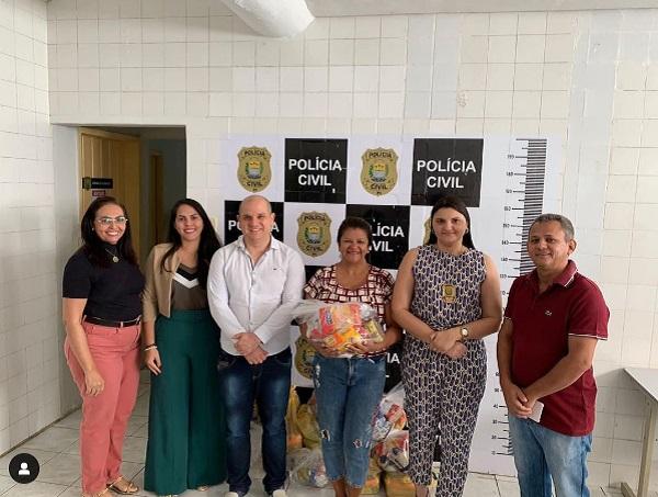 Polícia Civil de Floriano promove ação solidária com entrega de cestas básicas à Pastoral Familiar