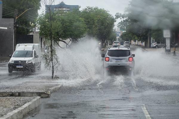 Inmet emite alerta de chuvas intensas para 82 cidades piauienses; veja lista