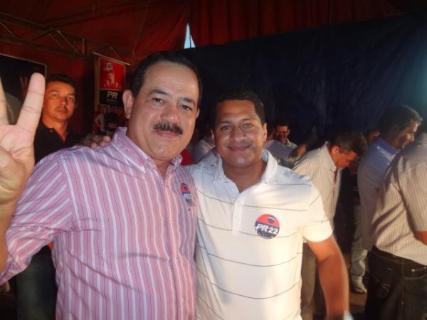 Conven&ccedil;&atilde;o homologa candidatura de Gleydson Resende e Claudim&ecirc; Lima em Bar&atilde;o de Graja&uacute;.(Imagem:FlorianoNews)