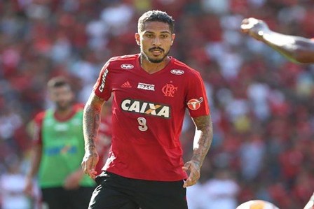 Flamengo descarta reduzir salário de Guerrero e promete cobrir ofertas para renovar