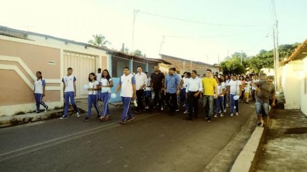 Escola Municipal Dona Aleluia celebra 84 anos com alvorada festiva.(Imagem:FlorianoNews)