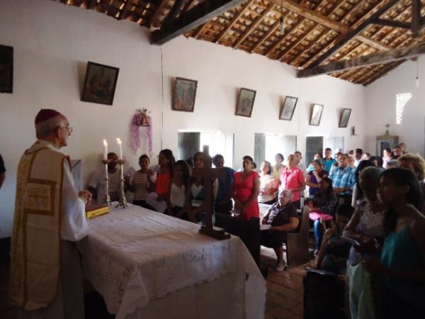 Comunidade Araçás encerra festejos de Nossa Senhora do Desterro