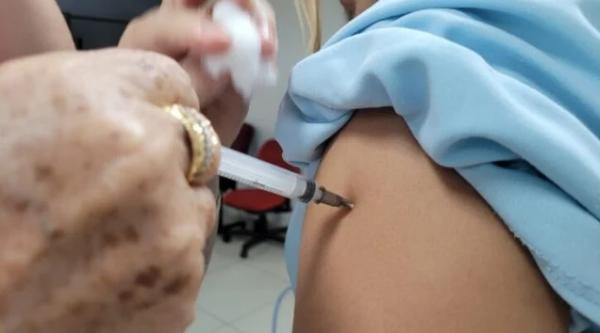 Piauí é o estado do Nordeste com maior cobertura de vacinação bivalente