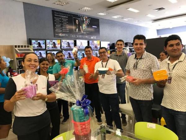 Armaz&eacute;m Para&iacute;ba de Floriano realiza sorteio de produtos Tupperware.(Imagem:FlorianoNews)