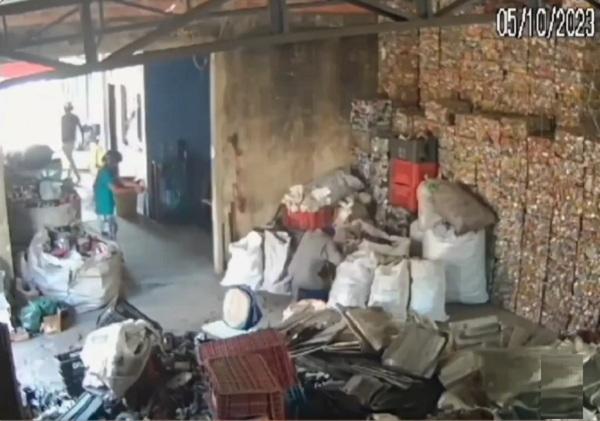 Três homens armados invadem loja de sucata em Floriano e deixa funcionários em estado de choque