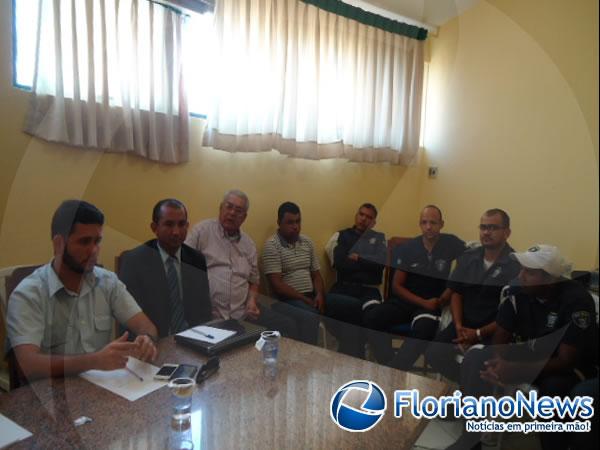 Administra&ccedil;&atilde;o municipal se re&uacute;ne com SUTRAN, C&acirc;mara e MP.(Imagem:FlorianoNews)