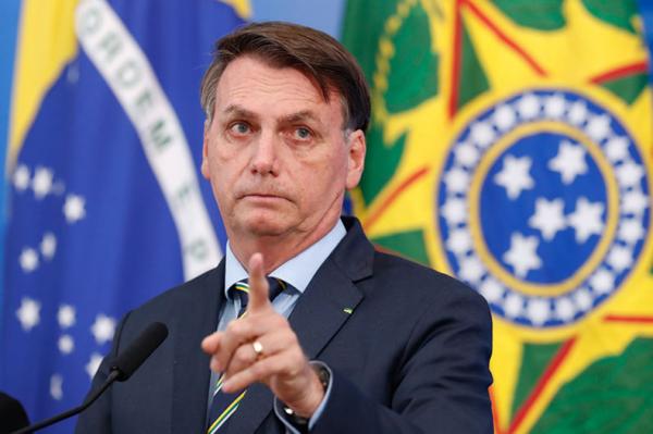 Bolsonaro critica Enem 2021 e sugere questão pró-ditadura militar na prova