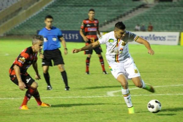 Fla-PI sufoca Sampaio no 2º tempo e conclui mais que o dobro no Albertão