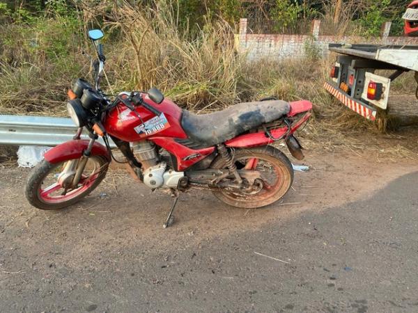 Motociclistas foi conduzido para o Hospital de Urg&ecirc;ncia de Teresina (HUT), mas n&atilde;o resistiu aos ferimentos e morreu.(Imagem:Divulga&ccedil;&atilde;o PRF)