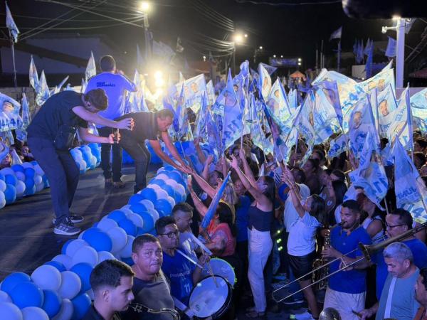 Joel e Ciro são recebidos por multidão em evento de Júnior Percy em Buriti dos Lopes(Imagem:Ascom)