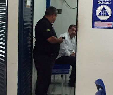 Falso funcionário da Receita Federal é preso suspeito de aplicar golpes