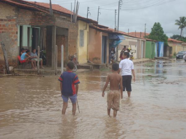 No bairro S&atilde;o Borja a realidade foi a mesma., sen&atilde;o pior, a lama invadiu as casa e deixou muita gente no prejuizo(Imagem:reda&ccedil;&atilde;o)