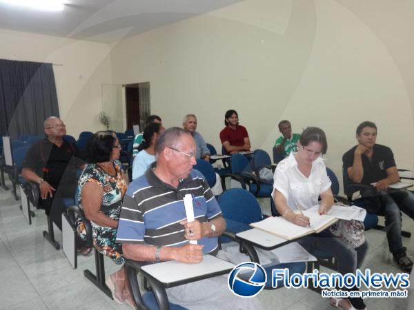 Assembleia extraordin&aacute;ria aprovou 10 Artigos do Estatuto do CONSAMF.(Imagem:FlorianoNews)