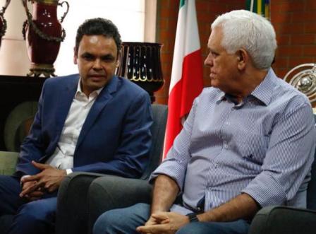 Themístocles se mostra "satisfeito" com apoio do PT à vaga de vice