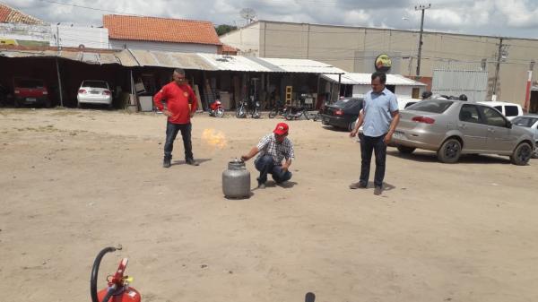 Armazém Paraíba de Floriano realiza treinamento sobre Brigada de Incêndio com seus colaboradores(Imagem:Divulgação)