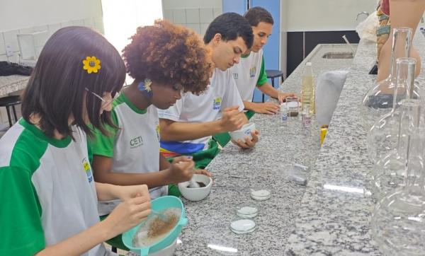 Estudantes da rede estadual de Floriano usam resíduos orgânicos para criar embalagem biodegradável(Imagem:Ascom Seduc)