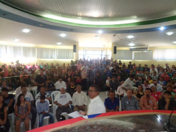 Postulantes &agrave; Prefeitura de Floriano participam de mesa redonda na C&acirc;mara.(Imagem:FlorianoNews)