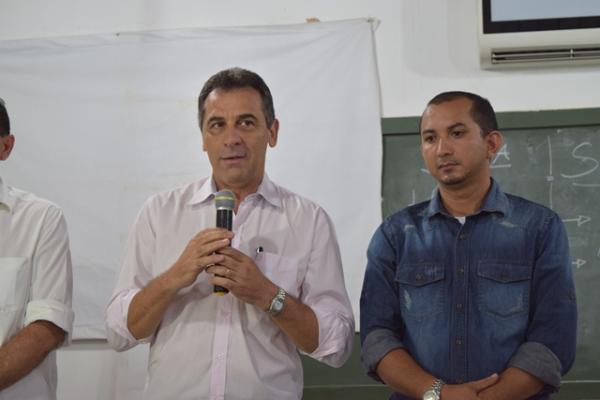 Prefeito Gilberto J&uacute;nior(Imagem:Waldemir Miranda)