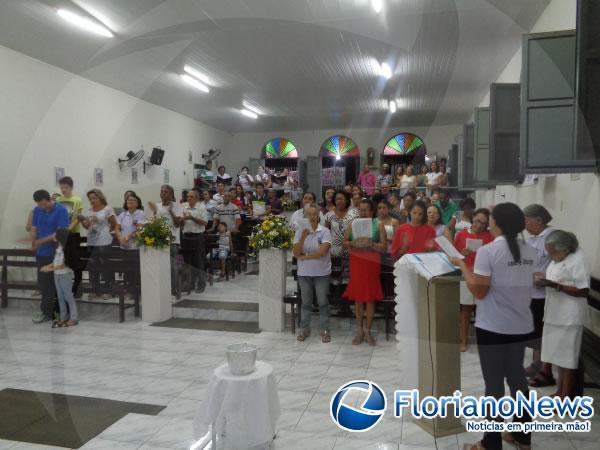 Prociss&atilde;o e missa marcaram encerramento dos festejos de S&atilde;o Crist&oacute;v&atilde;o em Floriano.(Imagem:FlorianoNews)