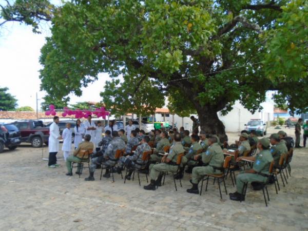 Militares participam de palestra sobre hipertens&atilde;o arterial em Floriano.(Imagem:FlorianoNews)