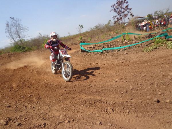 Emo&ccedil;&atilde;o e muita adrenalina marcaram 1&ordm; Motocross & Rally em S&atilde;o Pedro-PI.(Imagem:FlorianoNews)