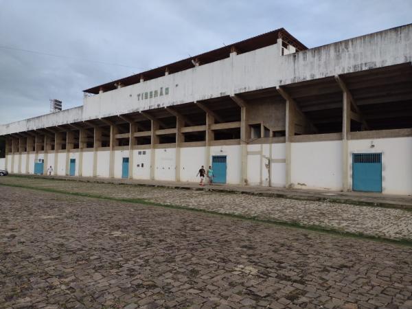 Estádio Tiberão tem parte de sua fiação elétrica roubada
