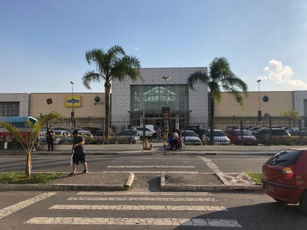 Lojas dos shoppings de Mogi e Suzano reúnem oito oportunidades para quem busca emprego nesta terça