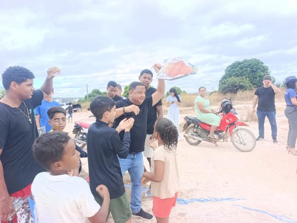 Prefeito Ant&ocirc;nio Carlos participa de Campeonato de Pipa e relembra a inf&acirc;ncia(Imagem:FlorianoNews)