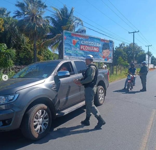 Polícia Militar realiza operação "Trânsito Seguro" em Floriano
