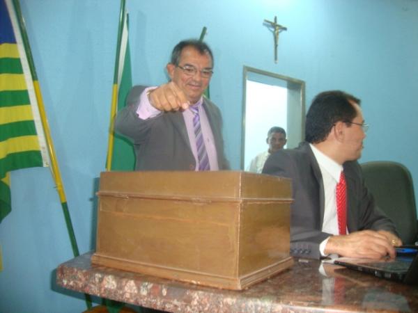 Definido o n&uacute;mero de parlamentares para a pr&oacute;xima legislatura. (Imagem:FlorianoNews)