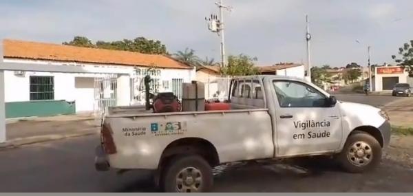 Carro-fumacê entra em ação no combate à dengue em Floriano