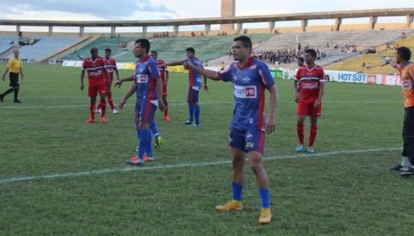 Piauí libera jogadores de fora e deixa "caseiros" em stand by para Copa Piauí