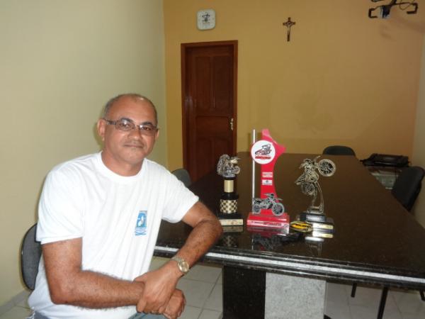 Cel. Lisandro Hon&oacute;rio &eacute; premiado com 3&ordm; lugar no Enduro do Mel.(Imagem:FlorianoNews)