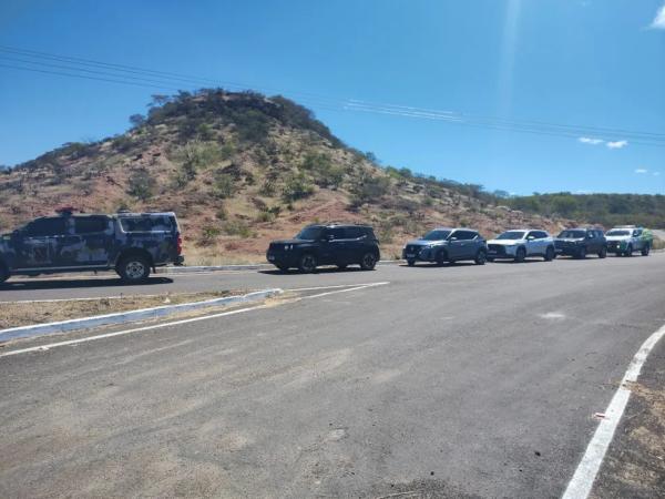 Cinco pessoas são presas vendendo carros de luxo roubados com placas clonadas no interior do Piauí
