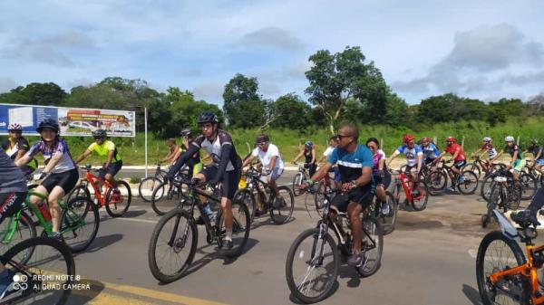 Passeio ciclístico é realizado em Floriano para homenagear as mulheres.(Imagem:Divulgação)